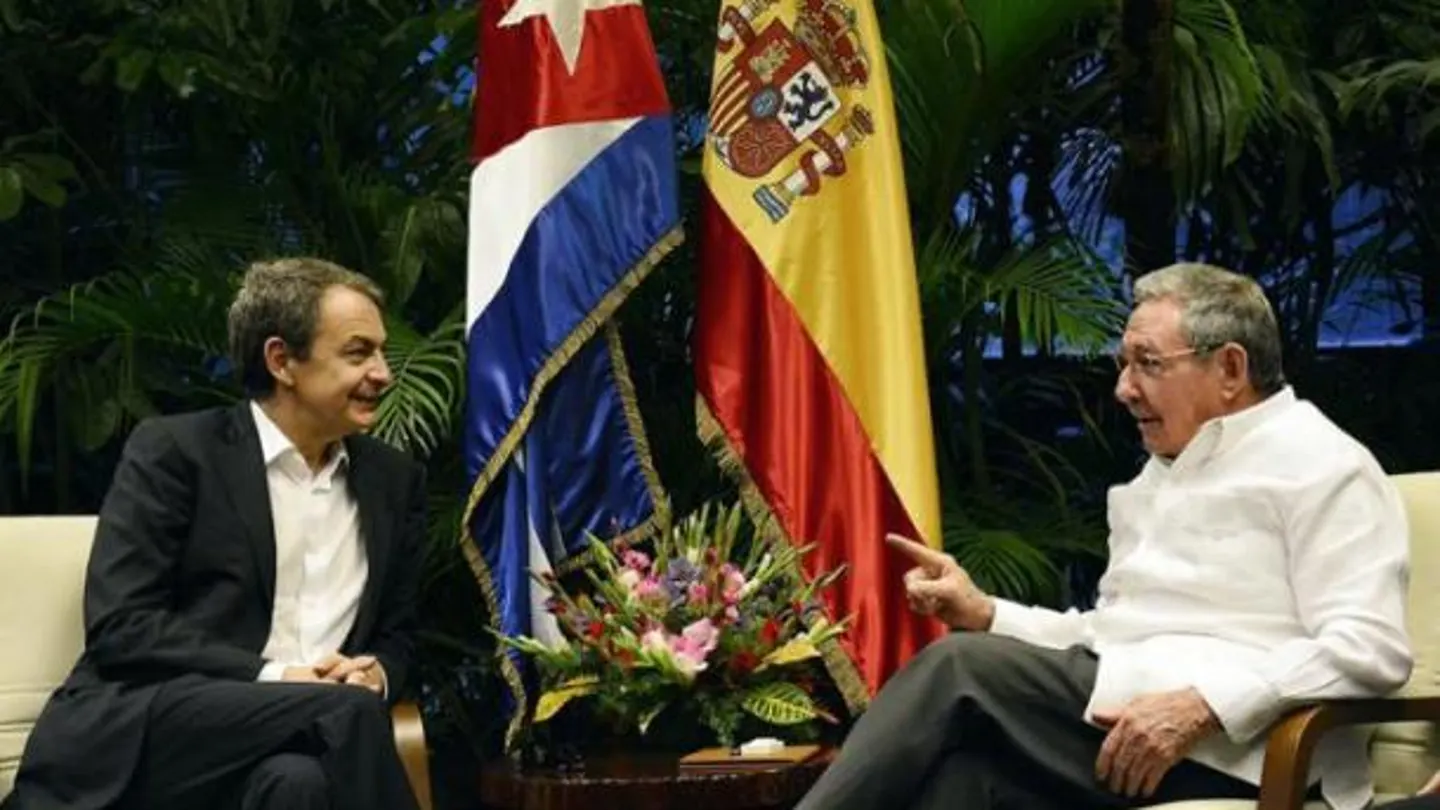 José Luis Rodríguez Zapatero y Raúl Castro durante su encuentro José Luis Rodríguez Zapatero y Raúl Castro durante su encuentro