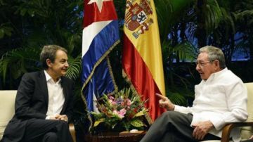 José Luis Rodríguez Zapatero y Raúl Castro durante su encuentro