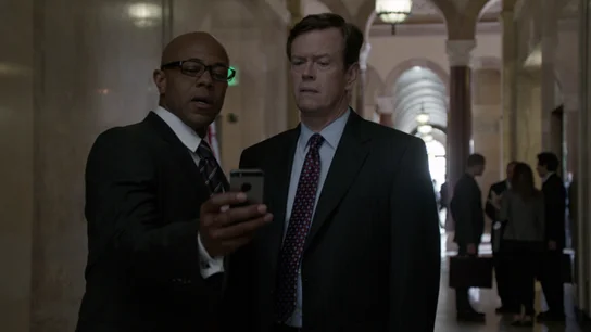 Los secretos de Bill Peterson salvan la carrera de Dennis Abbott Los secretos de Bill Peterson salvan la carrera de Dennis Abbott