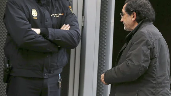 El juez impone fianzas de 4,3 millones a 21 imputados por las tarjetas opacas El juez impone fianzas de 4,3 millones a 21 imputados por las tarjetas opacas