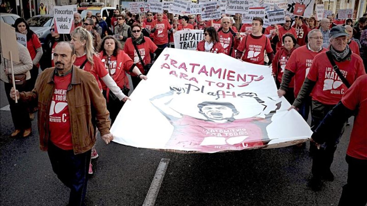 Unas 4.000 personas exigen al Gobierno que financie los f&aacute;rmacos de hepatitis C