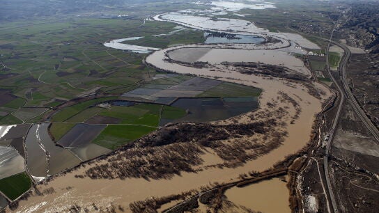 El caudal del Ebro alcanza los 5'6 metros y supera las previsiones 
