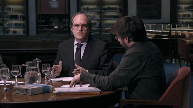 Ángel Gabilondo y Jordi Évole, en 'Salvados' Ángel Gabilondo y Jordi Évole, en 'Salvados'