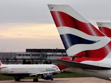 Aviones de British Airways, en el aeropuerto de Heathrow Aviones de British Airways, en el aeropuerto de Heathrow