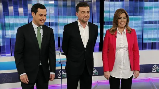 Susana Díaz, Antonio Maillo y Juanma Moreno, momentos antes de comenzar el debate electoral Susana Díaz, Antonio Maillo y Juanma Moreno, momentos antes de comenzar el debate electoral
