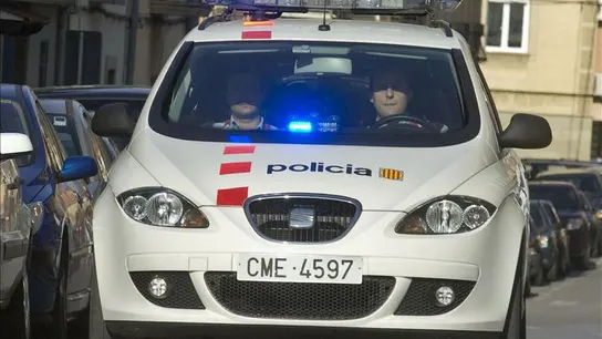 Un coche de los Mossos d'Esquadra. Un coche de los Mossos d'Esquadra.