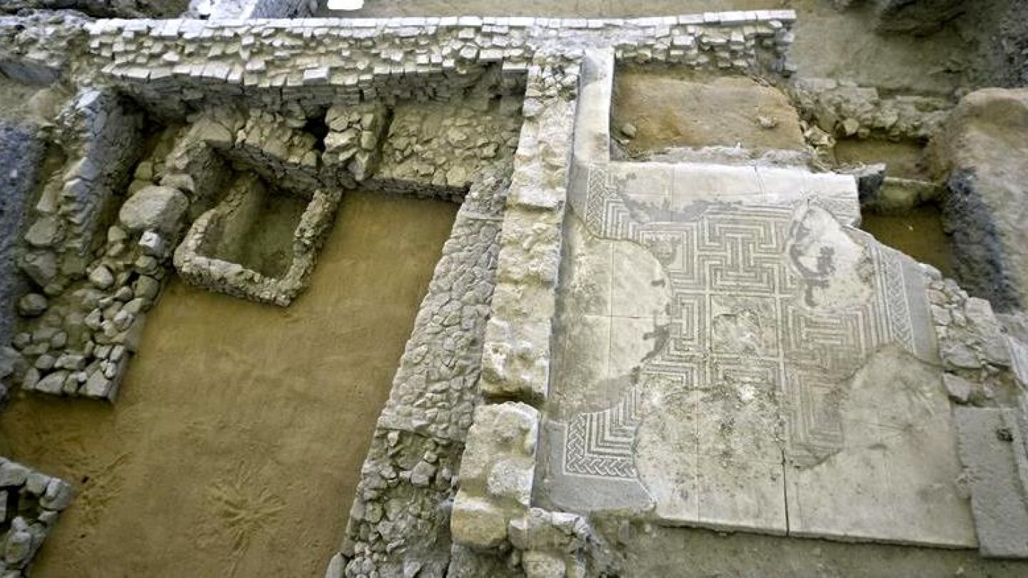 La polic&iacute;a investiga el destrozo de un mosaico en &Eacute;cija