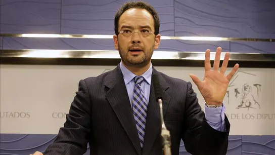 Antonio Hernando habla con los medios Antonio Hernando habla con los medios
