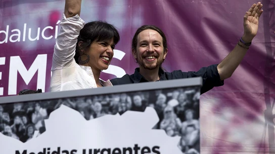 Pablo Iglesias y Teresa Rodríguez en un acto de campaña en Málaga Pablo Iglesias y Teresa Rodríguez en un acto de campaña en Málaga