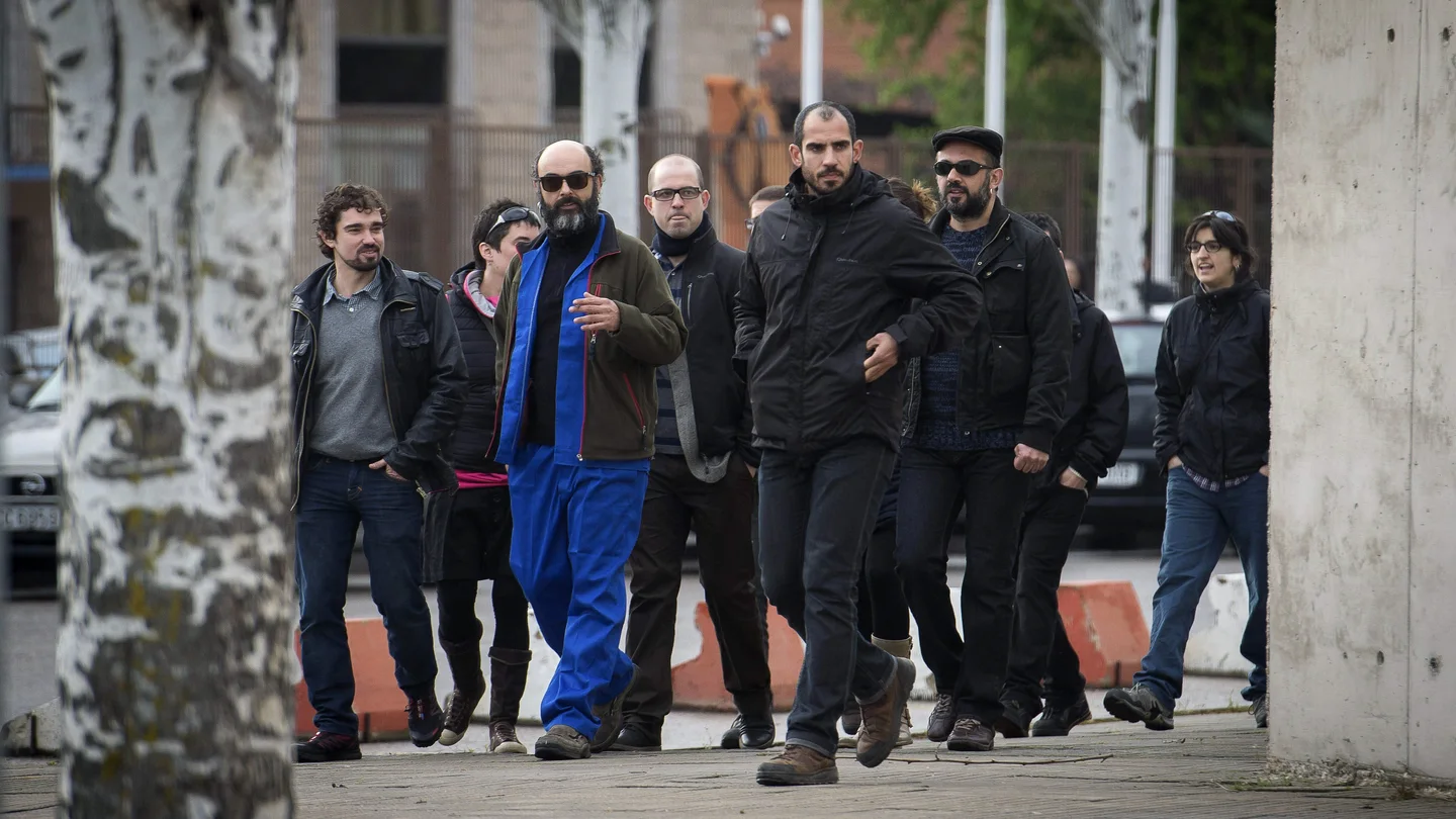 El Supremo impone tres años de cárcel a ocho acusados por el asalto al Parlament El Supremo impone tres años de cárcel a ocho acusados por el asalto al Parlament