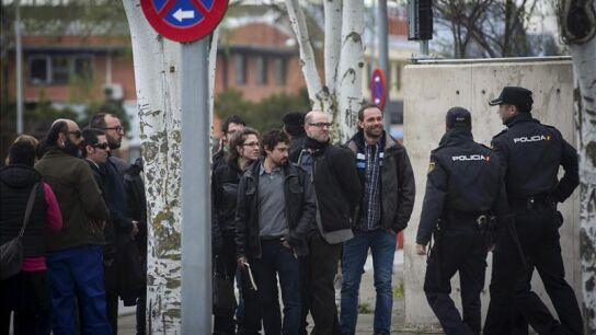 acusados de agredir a los diputados del Parlament catal&aacute;n a su llegada al juicio por el asedio a la C&aacute;mara
