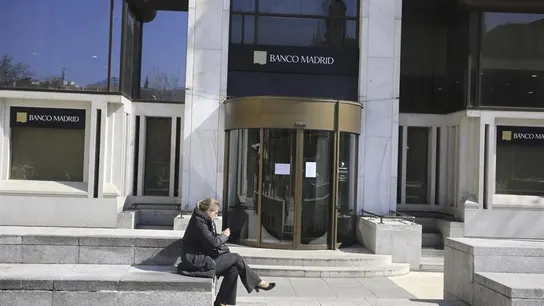 Entrada a una entidad de Banco Madrid Entrada a una entidad de Banco Madrid
