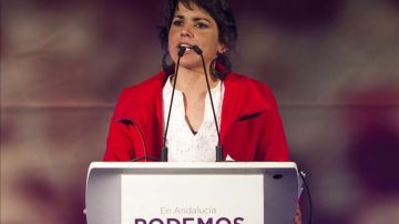Teresa Rodríguez en un mitin de campaña
