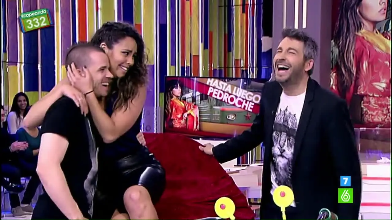 David Muñoz sorprende a Cristina Pedroche en Zapeando David Muñoz sorprende a Cristina Pedroche en Zapeando