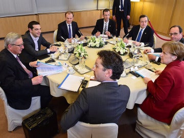 Alexis Tsipras con líderes europeos Alexis Tsipras con líderes europeos