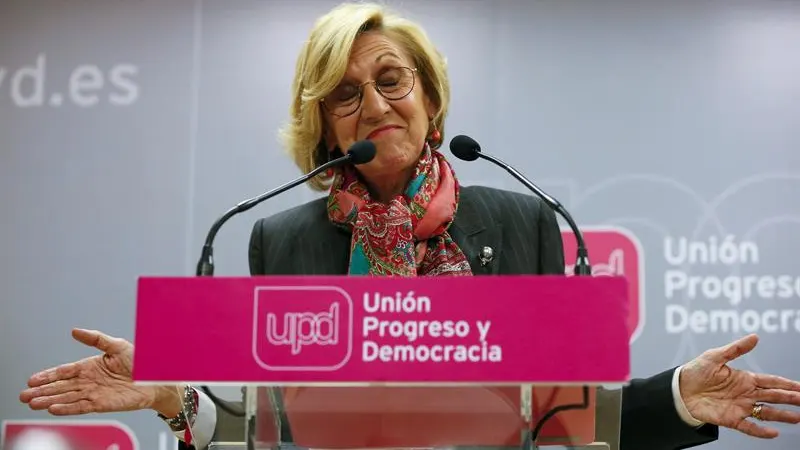 Rosa Díez en rueda de prensa