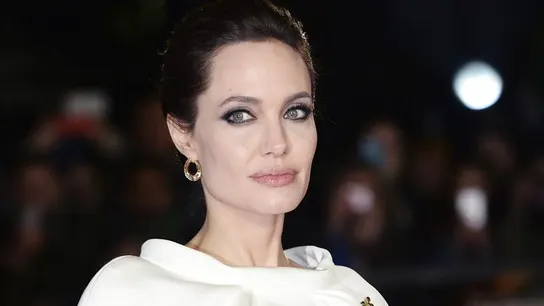 Angelina Jolie revela que se ha extirpado los ovarios para prevenir el cáncer Angelina Jolie revela que se ha extirpado los ovarios para prevenir el cáncer