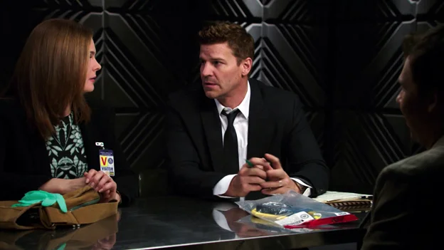 Temperance Brennan y Seeley Booth, en un interrogatorio