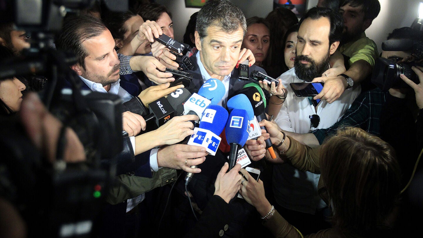 El diputado y candidato a la Generalitat valenciana, Toni Cant&oacute;, atiende a la prensa tras el Consejo Pol&iacute;tico de UPyD