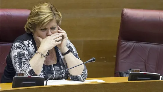 Milagrosa Martínez, en Les Corts durante su etapa de parlamentaria. Milagrosa Martínez, en Les Corts durante su etapa de parlamentaria.