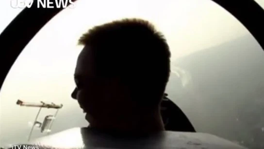 Un momento del vídeo en que Lubitz comenzó a volar. Un momento del vídeo en que Lubitz comenzó a volar.