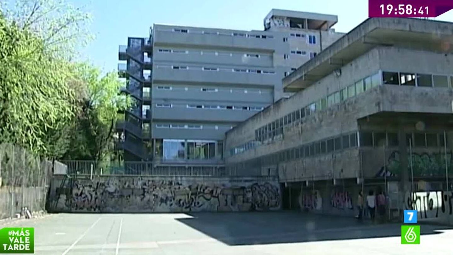 El m&iacute;tico colegio mayor 'Johnny' se convierte en territorio okupado