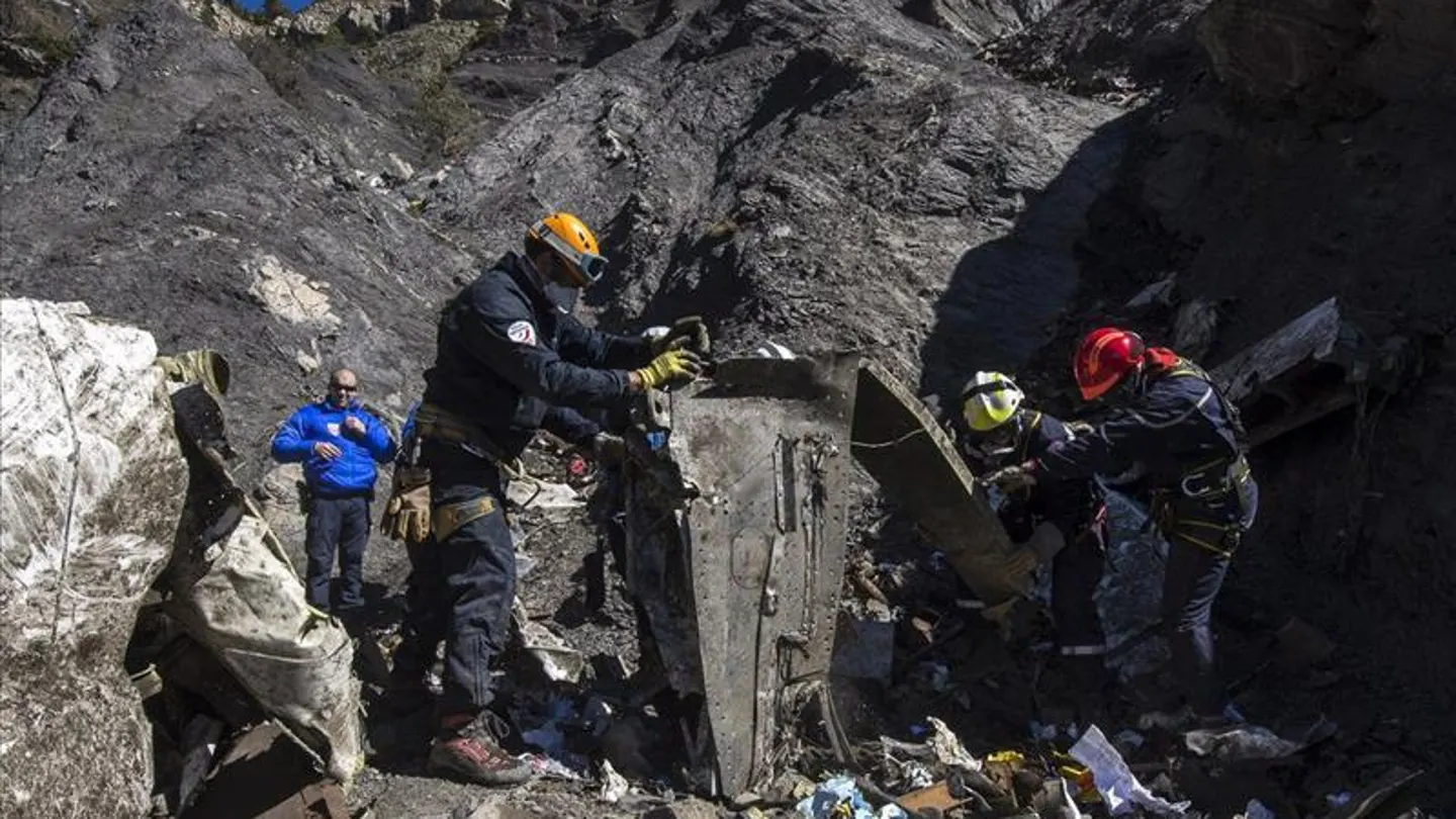 Hallan la segunda caja negra del A320 de Germanwings en los Alpes franceses Hallan la segunda caja negra del A320 de Germanwings en los Alpes franceses