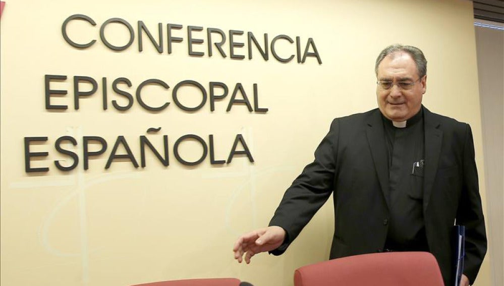 secretario general de la Conferencia Episcopal Española (CEE), José María Gil Tamayo. 