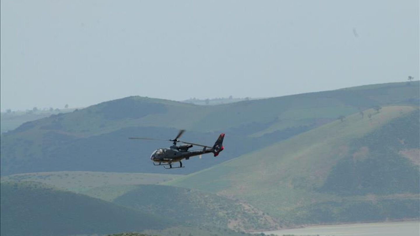 Un helic&oacute;ptero, durante unas labores de rescate en Marruecos