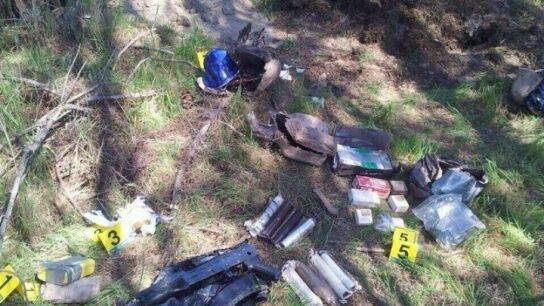 Imagen del zulo con armas hallado por la Guardia Civil entre Majadahonda y Pozuelo de Alarc&oacute;n 