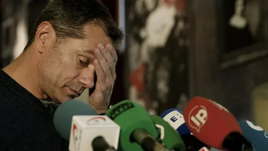 Toni Cantó comparece ante los medios de comunicación Toni Cantó comparece ante los medios de comunicación