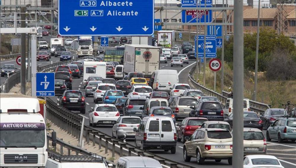 Retenciones a su paso por la ciudad de Murcia en Semana Santa