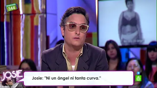 Josie: "Ni un ángel ni tanta curva" Josie: "Ni un ángel ni tanta curva"