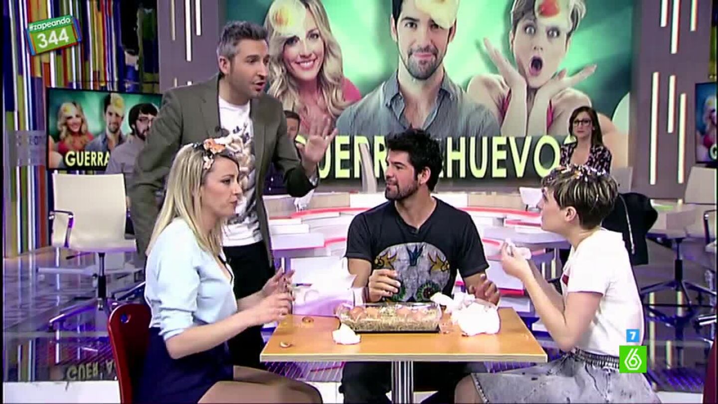 Guerra de huevos en Zapeando