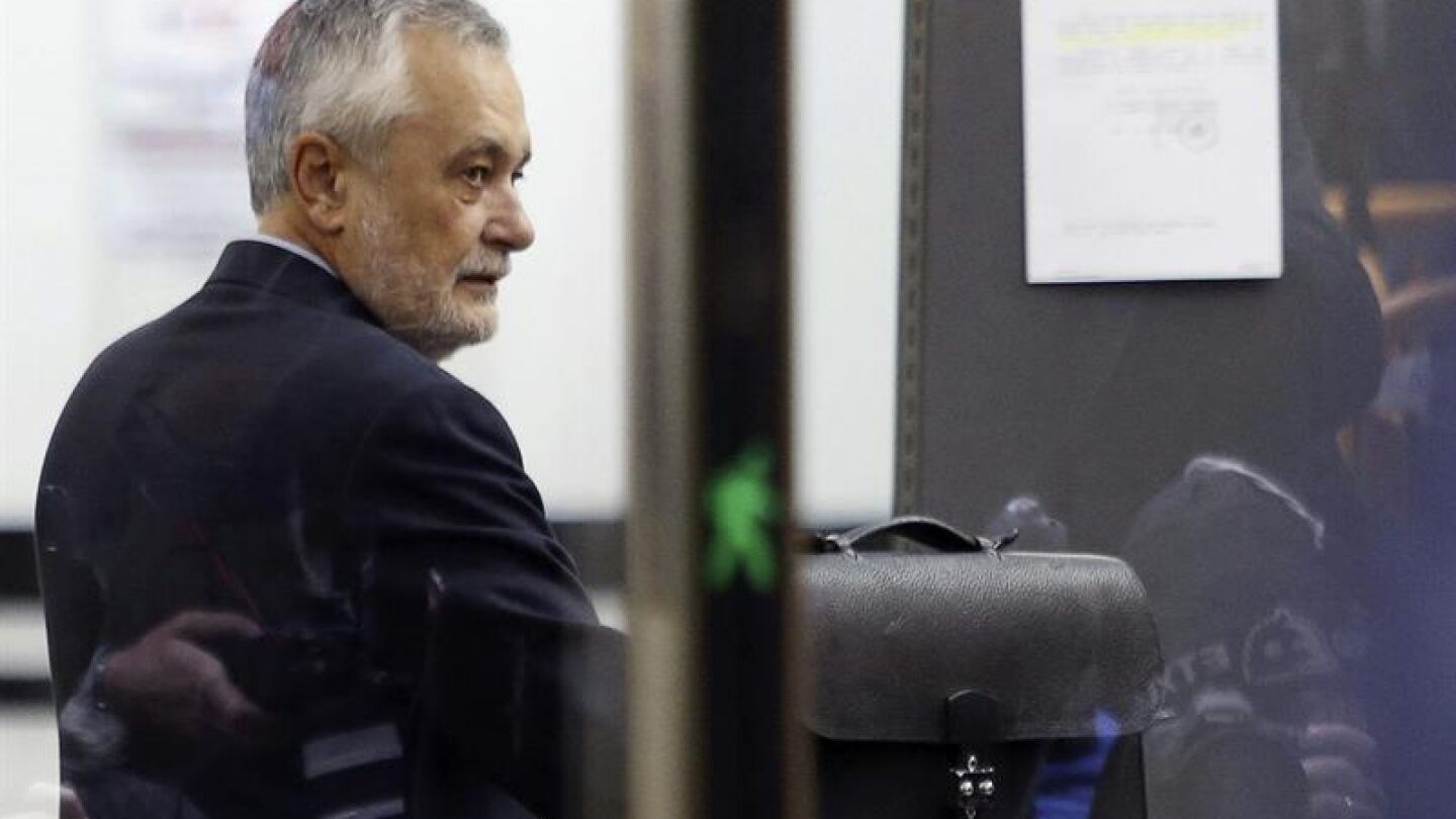 Jos&eacute; Antonio Gri&ntilde;&aacute;n antes de declarar en el Supremo
