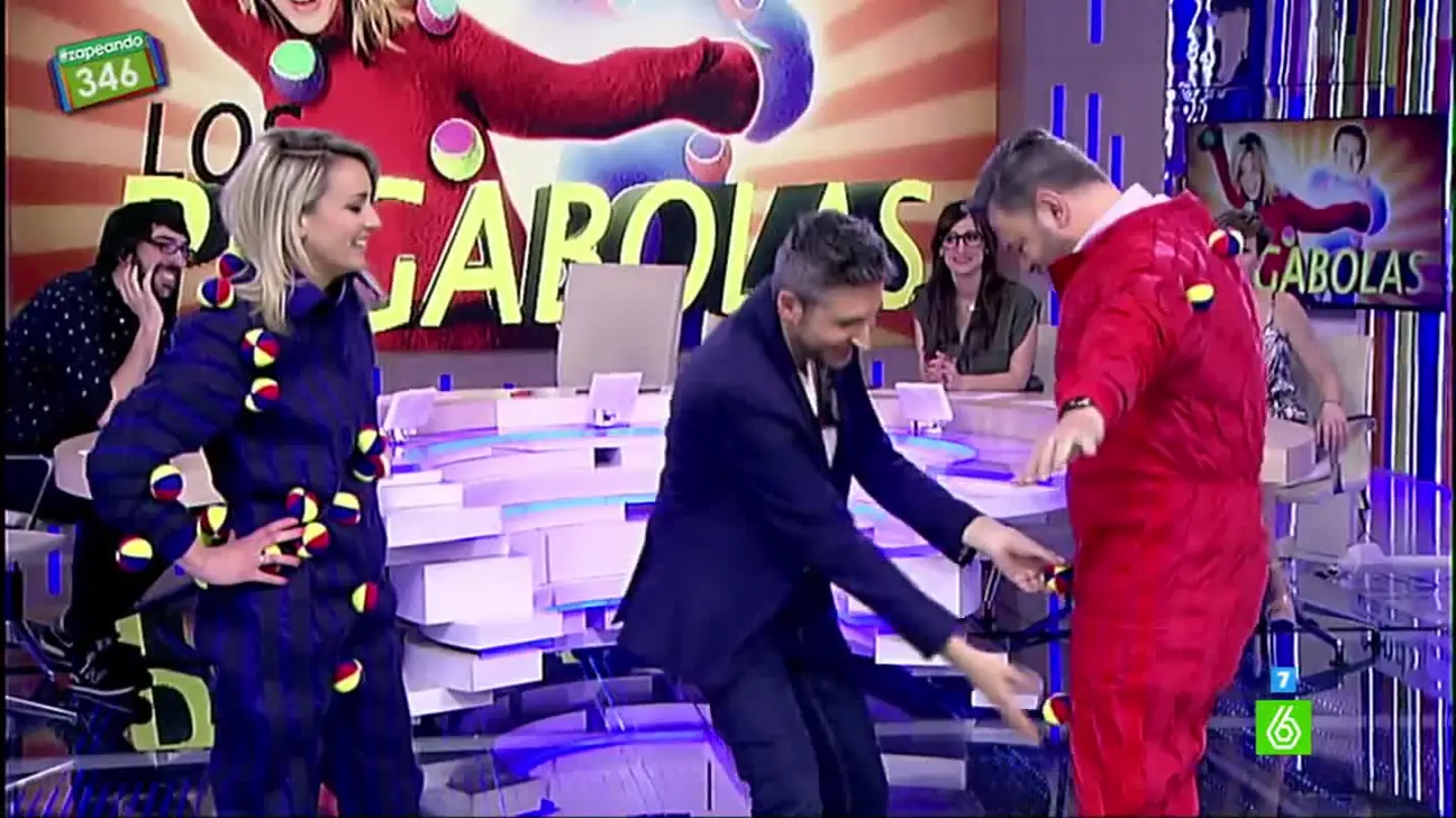 Miki Nadal y Anna Simon se enfrentan en el juego de la semAnna Miki Nadal y Anna Simon se enfrentan en el juego de la semAnna