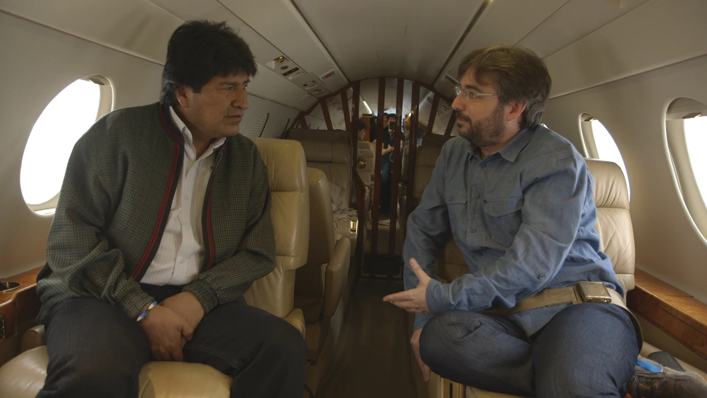 Evo Morales charla con Jordi Évole en un avión Evo Morales charla con Jordi Évole en un avión