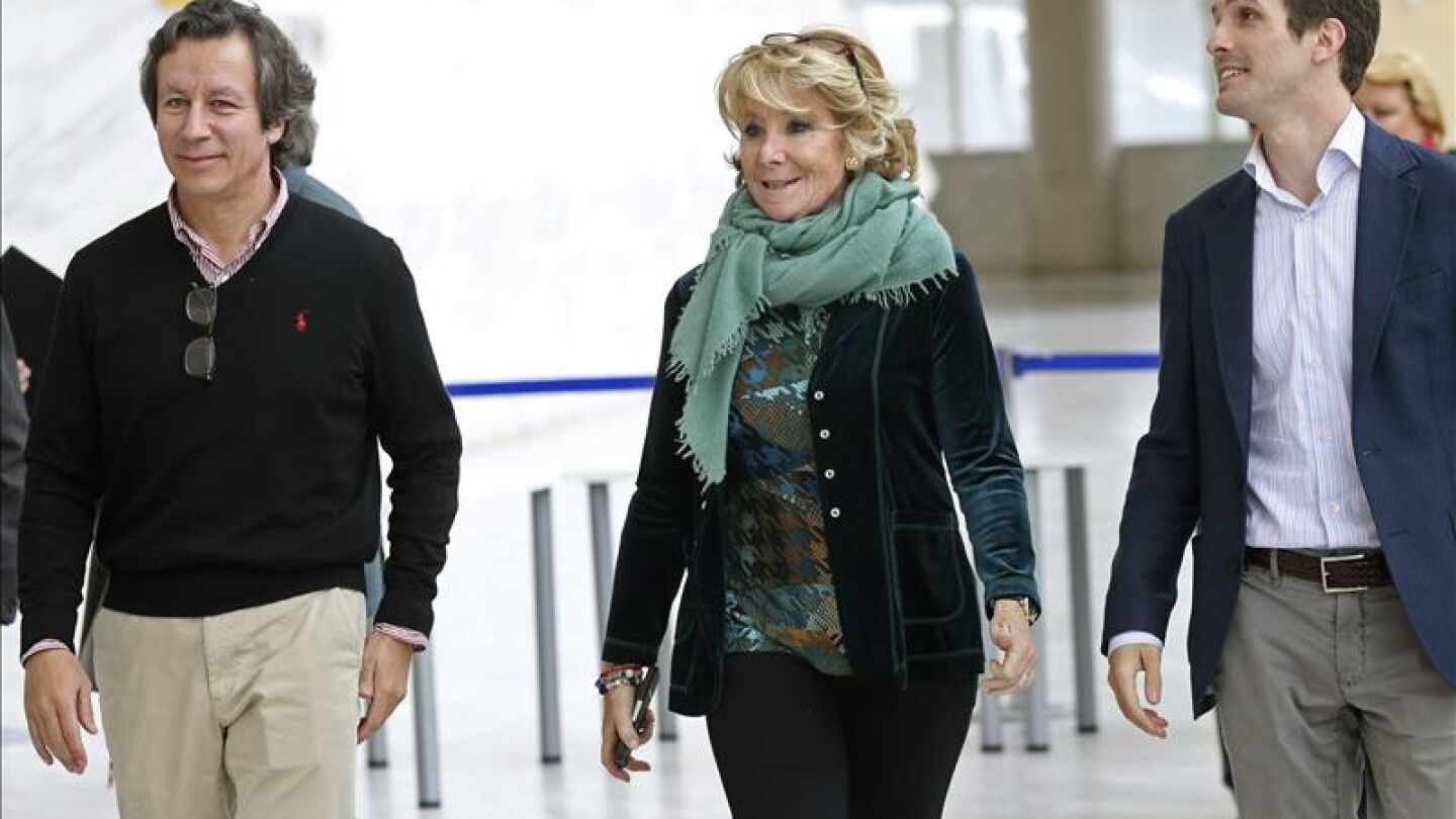 Esperanza Aguirre a la llegada a las jornadas en las que el partido presenta su programa marco auton&oacute;mico.
