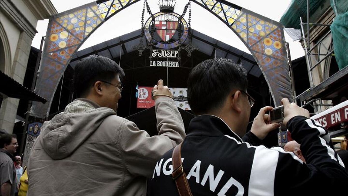 El Ayuntamiento de Barcelona restringe el acceso de turistas al Mercado de la Boqueria