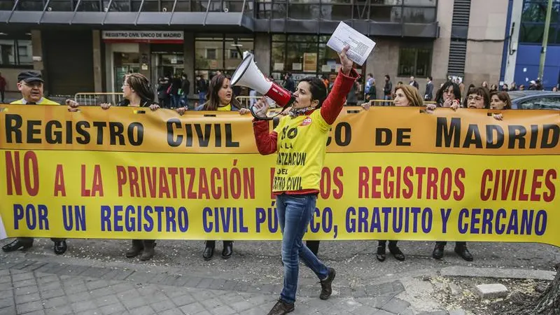 Protesta contra la privatización del Registro Civil