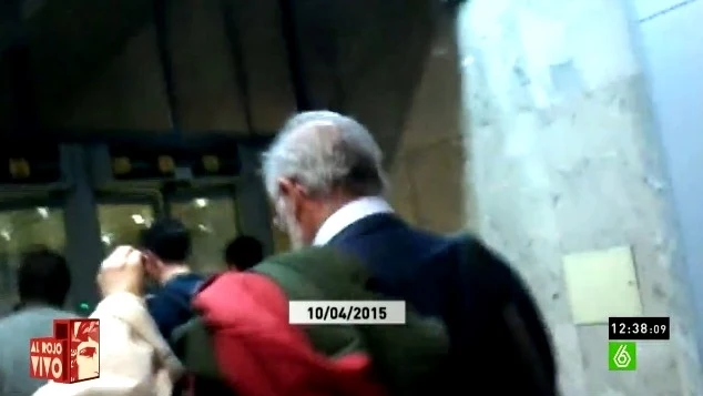 Rodrigo Rato en el aeropuerto
