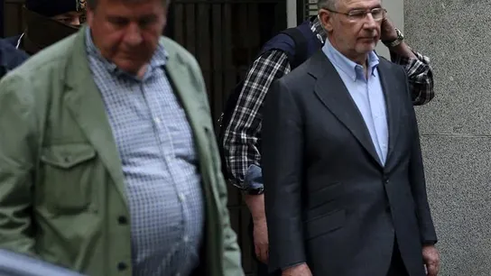 Rodrigo Rato sale detenido de su domicilio Rodrigo Rato sale detenido de su domicilio