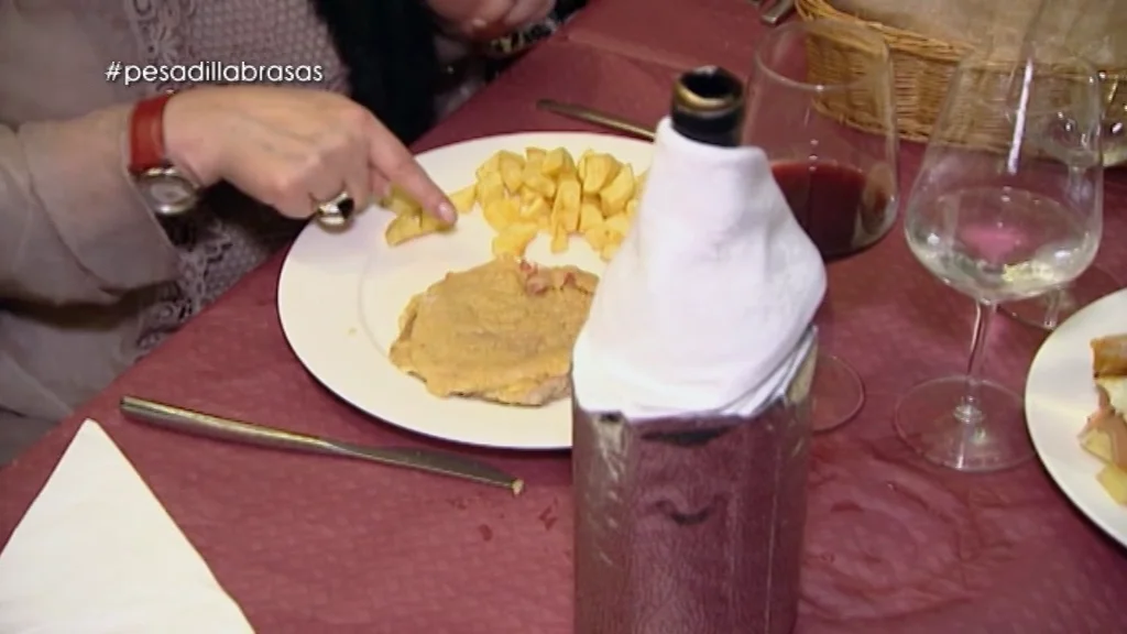 El cachopo de una clienta del 'Brasas' está comido