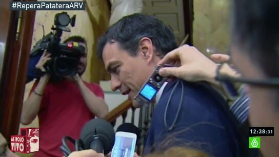 Pedro S&aacute;nchez, en los pasillos del Congreso de los Diputados