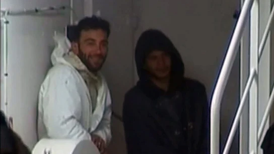 Mohamed Ali Malek y Mahmud Bikhit, los presuntos traficantes al ser rescatados Mohamed Ali Malek y Mahmud Bikhit, los presuntos traficantes al ser rescatados