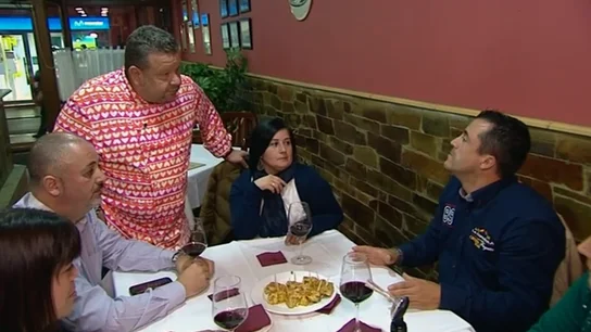 Un vecino de Luarca se queja de la comida de ‘Brasas’ “Pedí un bacalao en salsa verde y había de todo menos bacalao” Un vecino de Luarca se queja de la comida de ‘Brasas’ “Pedí un bacalao en salsa verde y había de todo menos bacalao”