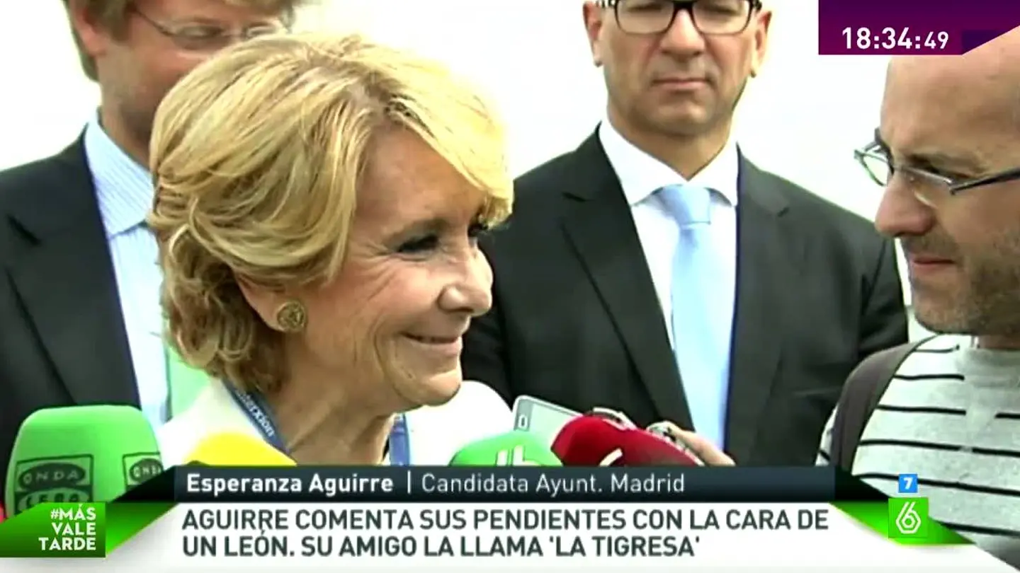 Esperanza Aguirre habla con los medios Esperanza Aguirre habla con los medios