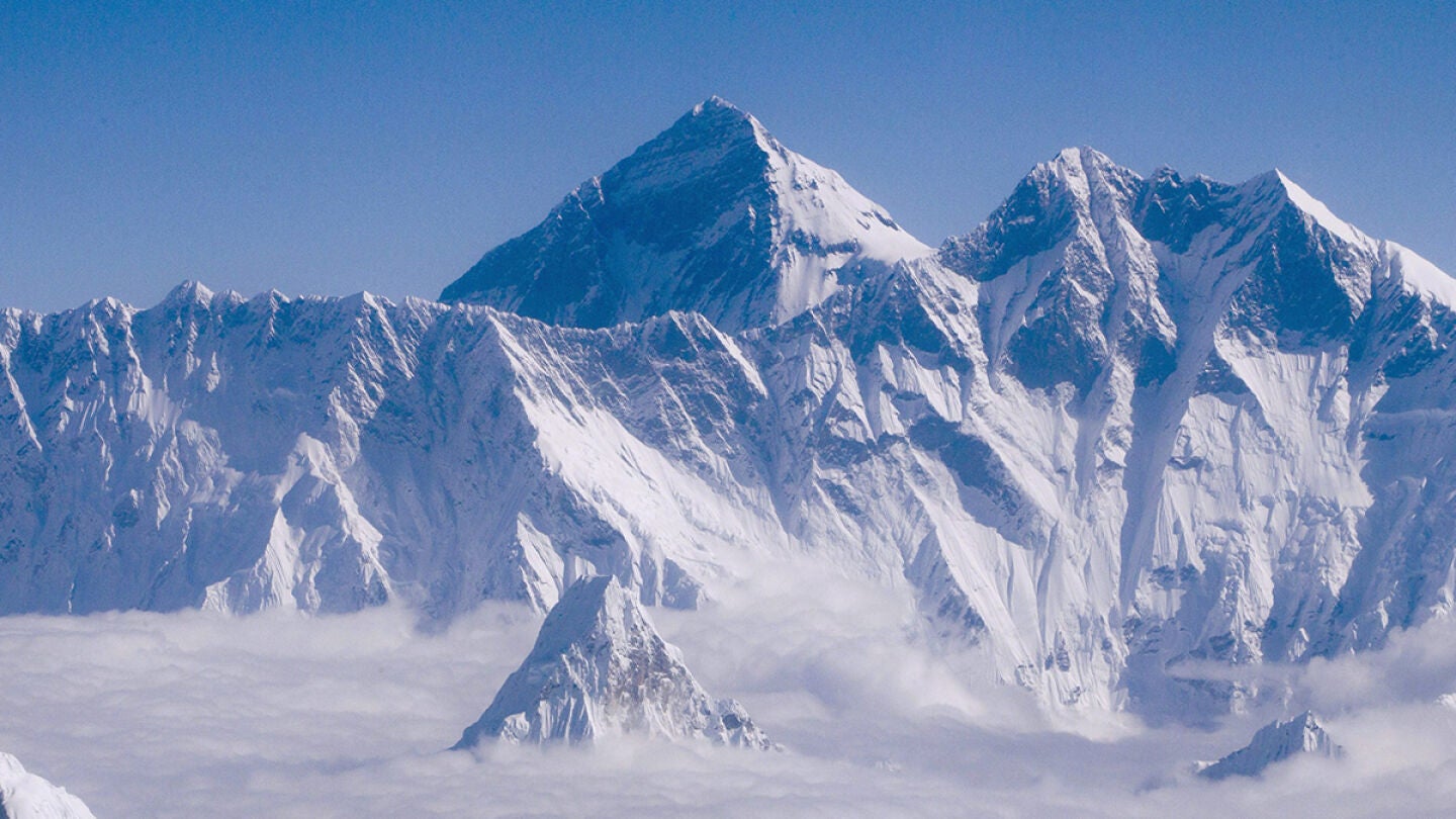El monte Everest, de 8.848 metros de altura