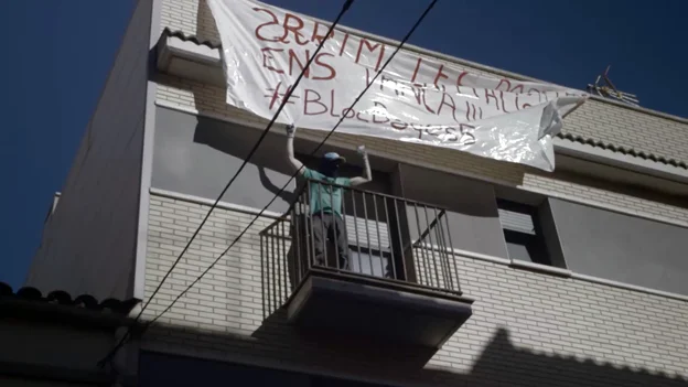 Así se lleva a cabo la ocupación de un edificio vacío en Manresa