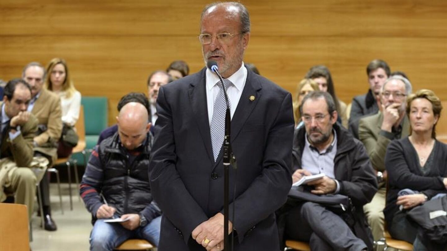 El alcalde de Valladolid, Francisco Javier Le&oacute;n de la Riva, declarando en el juzgado